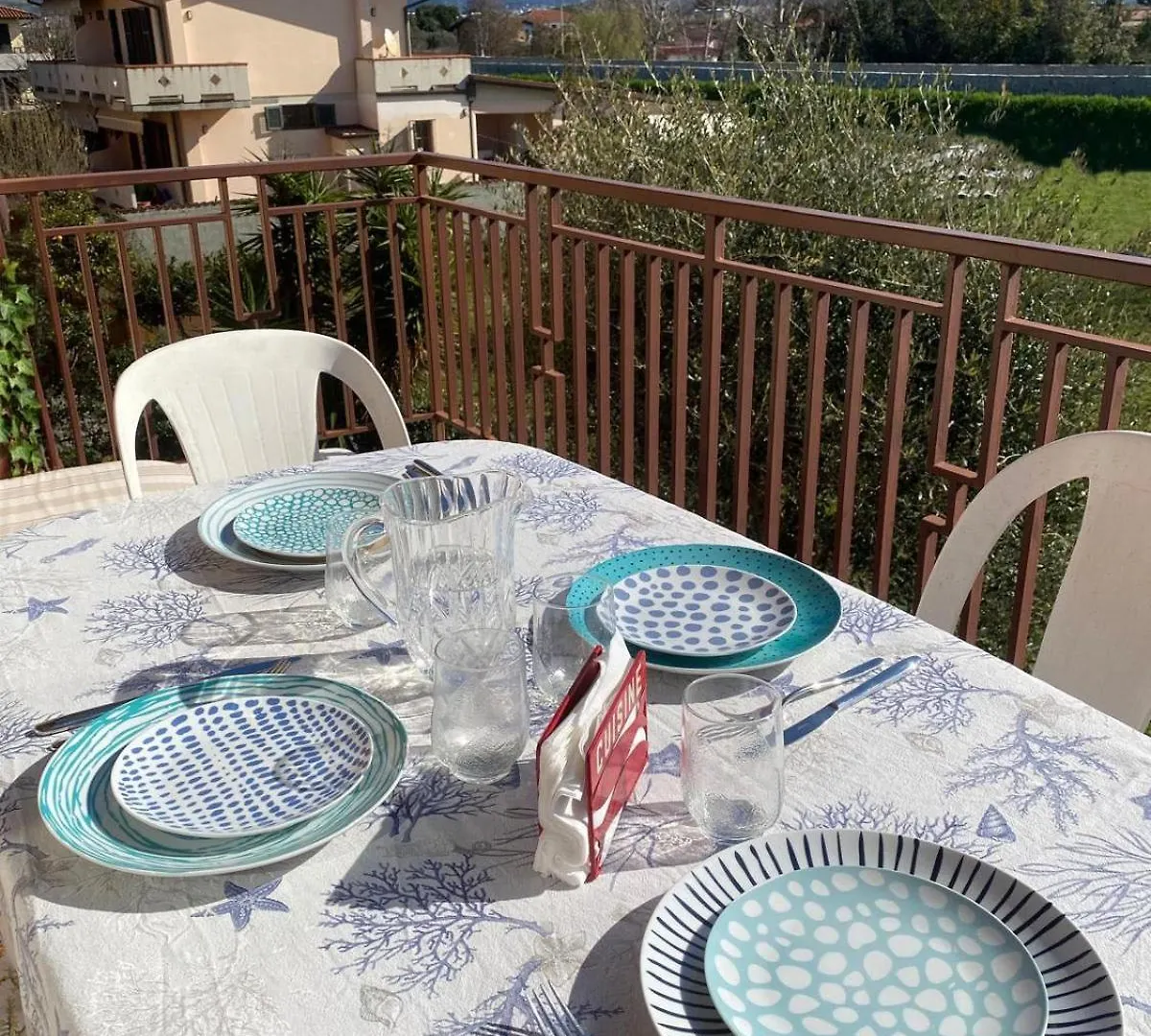 Cori'S Apartment Marina di Massa